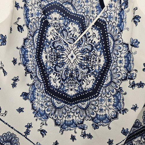 IZ Byer Bluse Damen weiß blau geometrisches Muster V-Ausschnitt ärmellos Tank Top Gr. S - Bild 2 von 12