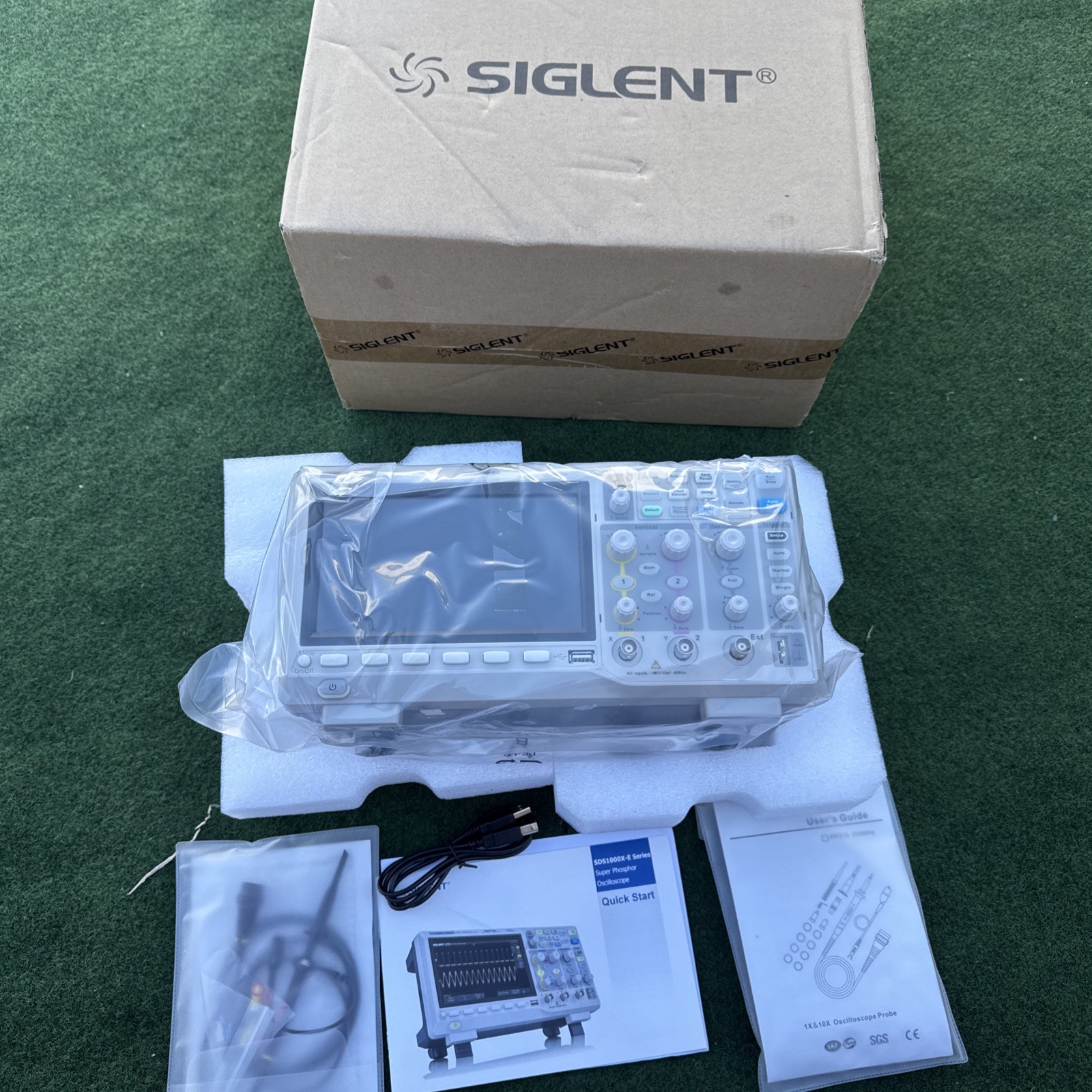 SIGLENT SDS1202X-E Oscilloscope. In original packaging BRAND NEW ! WOW NICE!