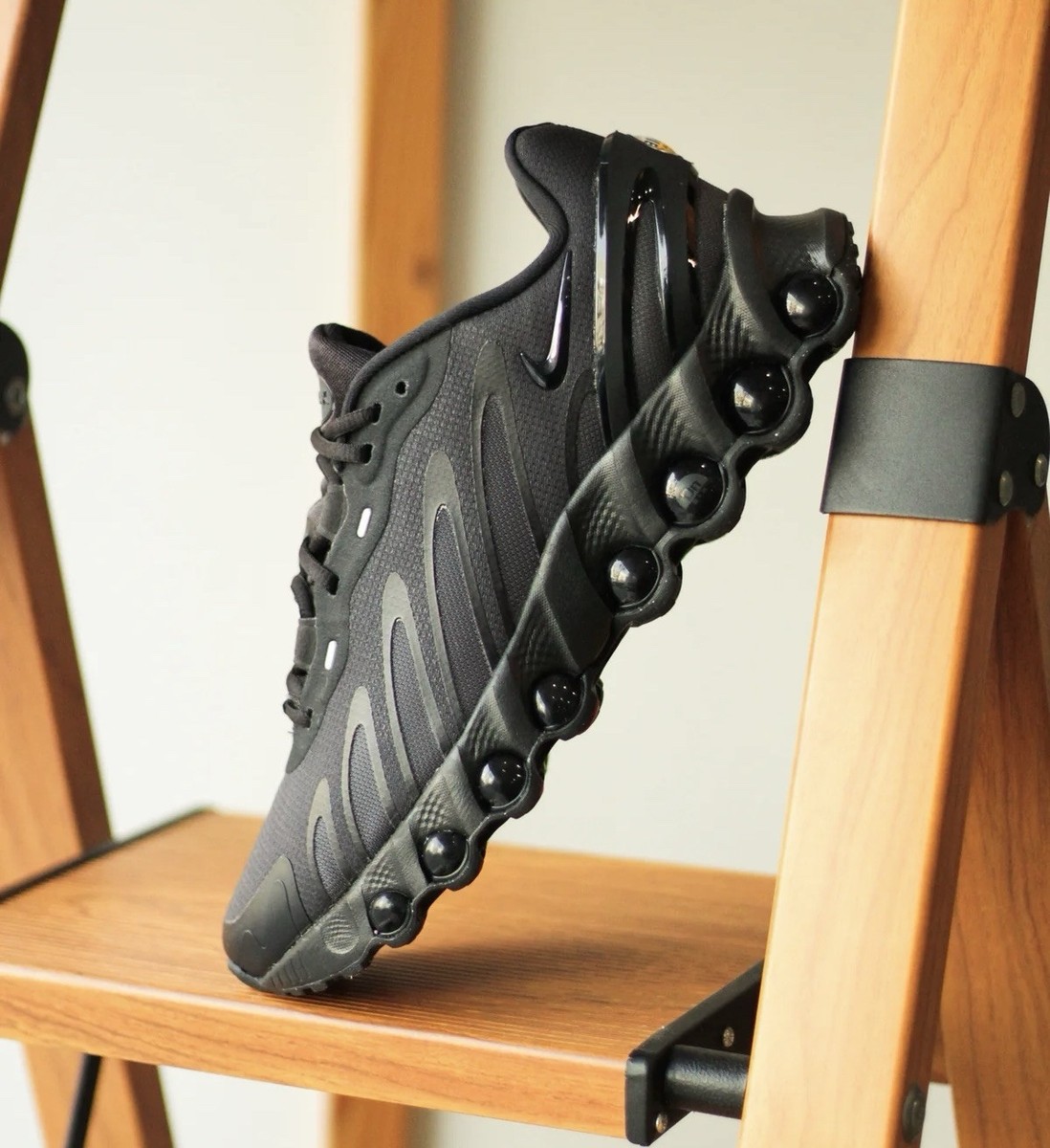 Nike Air Max Dn8 Triple Black - FQ7860-002 - Multiple Men's Nike Air Max Dn8 Triple Black - FQ7860-002 - Multiple Men's