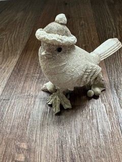 Nr. 337 Deko Weihnachten Vogel mit Mütze 9x9cm