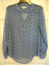 Ladies Small Blouse Top, Long Sleeve w/ 2button, Round Neck into a V w/ 3 Button