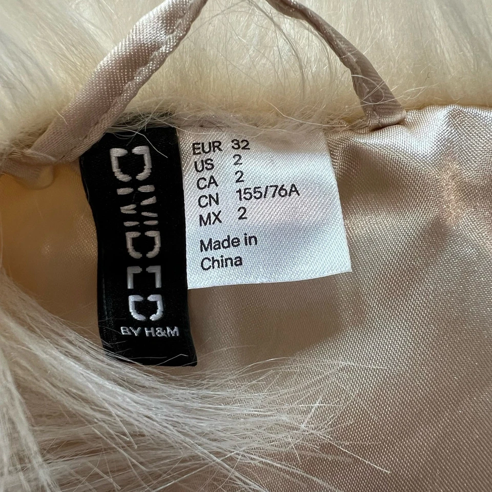 Colete Feminino H&M Divide Marfim Pele Sintética Tamanho 2 Crop Boho Festival Hippie - Imagem 3 de 4