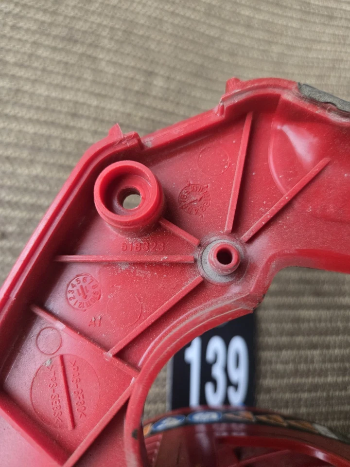 Aspiradora/soplador Toro modelo #51984 serie #3101100 carcasa del motor/localización tienda Foto 3 de 3