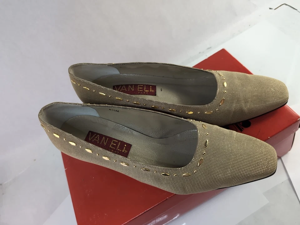 De colección: Zapatos Vaneli Gold Savanna Print Pump Tacones Damas, 8.5 M BB-763, Precio de venta sugerido por el fabricante $68 Foto 2 de 4