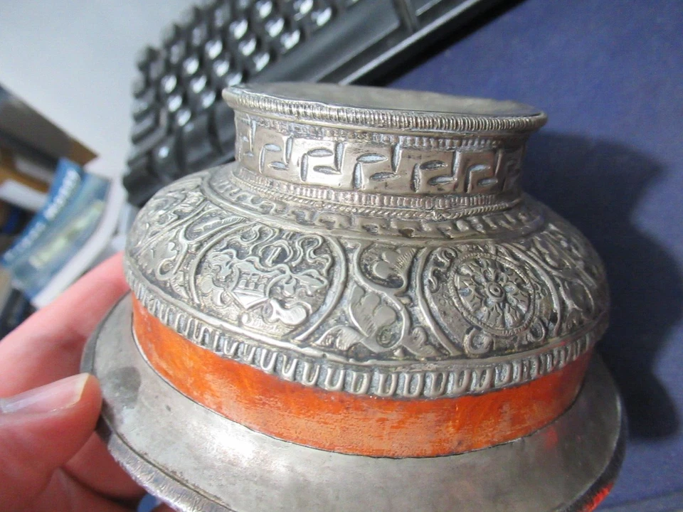 Bola antigua hecha a mano, plata sobre madera, diseños únicos, ¿asiática? Foto 4 de 4