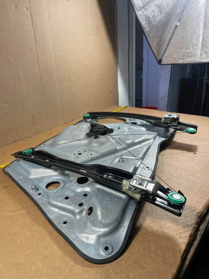 2009-2017 VOLKSWAGEN Tiguan- Front LEFT Window Regulator W/ Frame 5N0837461 OEM. — 第 3/4 张图片