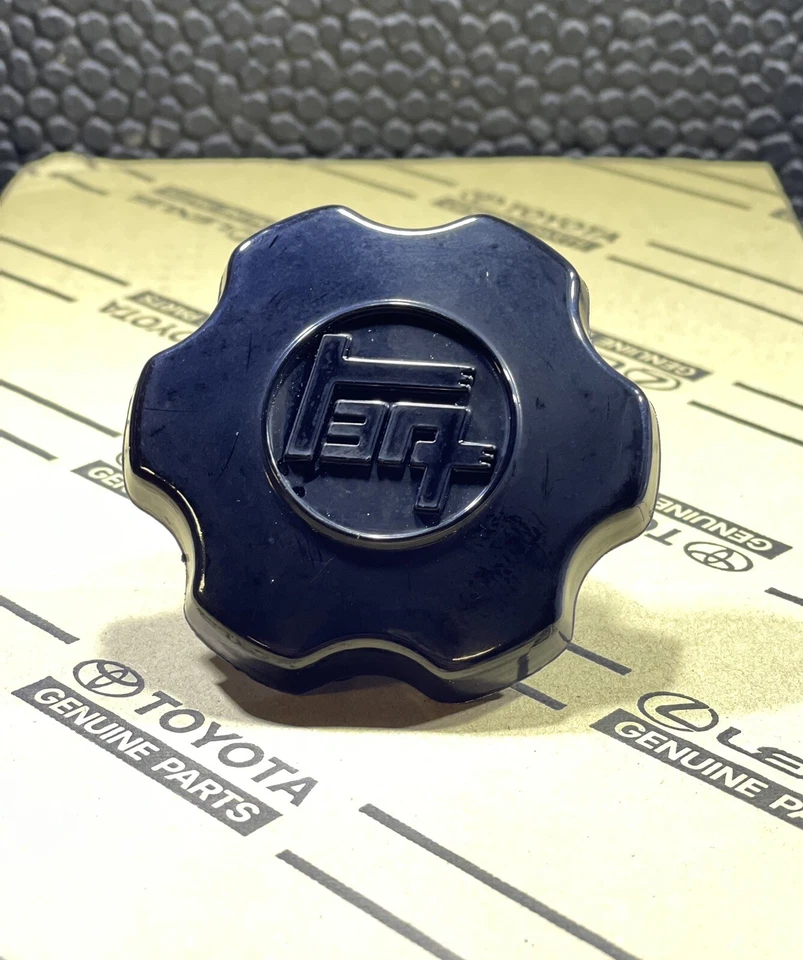 72-83 TOYOTA LAND CRUISER FJ40 FJ42 TAPA DE LLENADO DE ACEITE DE MOTOR OEM NUEVO Foto 2 de 4