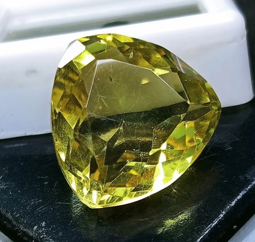 Wonderful Lemon Topaz 13-15Ct Loose Trillion Cut Natural Certified Gemstone - Picture 3 of 6