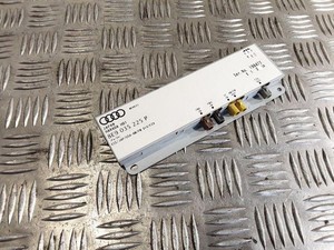 AUDI A4 Avant 8ED, B7 Antennenverstärker  8E9035225P 2.50 Diesel 120kw 18196248