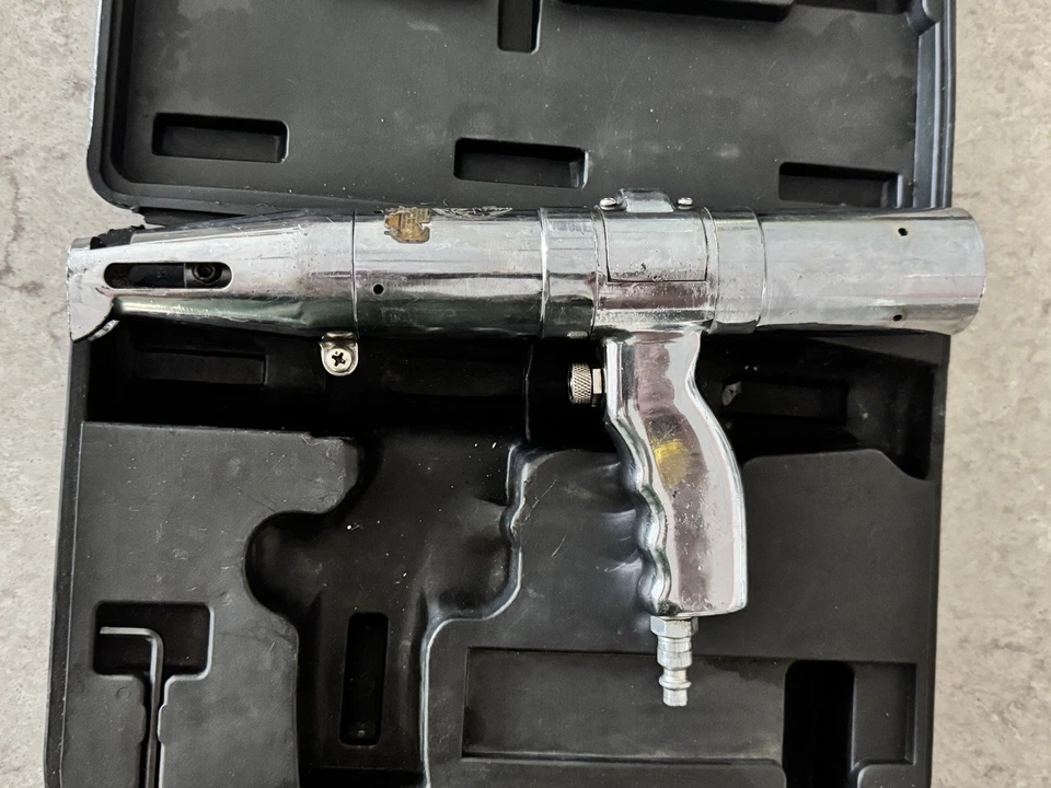 Sierra neumática de grado profesional modelo # FP-700 de Florida Pneumatics con estuche Foto 2 de 4