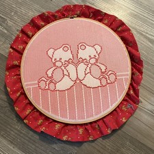 Creative Circle Sitting Pretty Lace Net Darning Kit 15.5 bears red