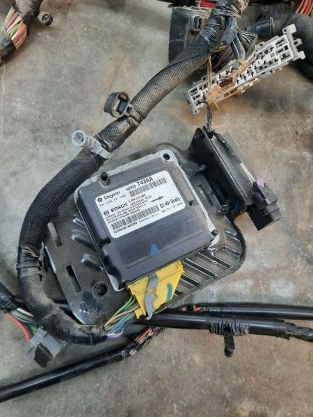 Arnés de cables RAM 3500 2015 cabina usado OEM Foto 2 de 4