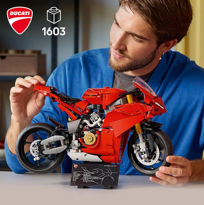 LEGO 42202 Technic Ducati Panigale V4 S Superbike Building Set New