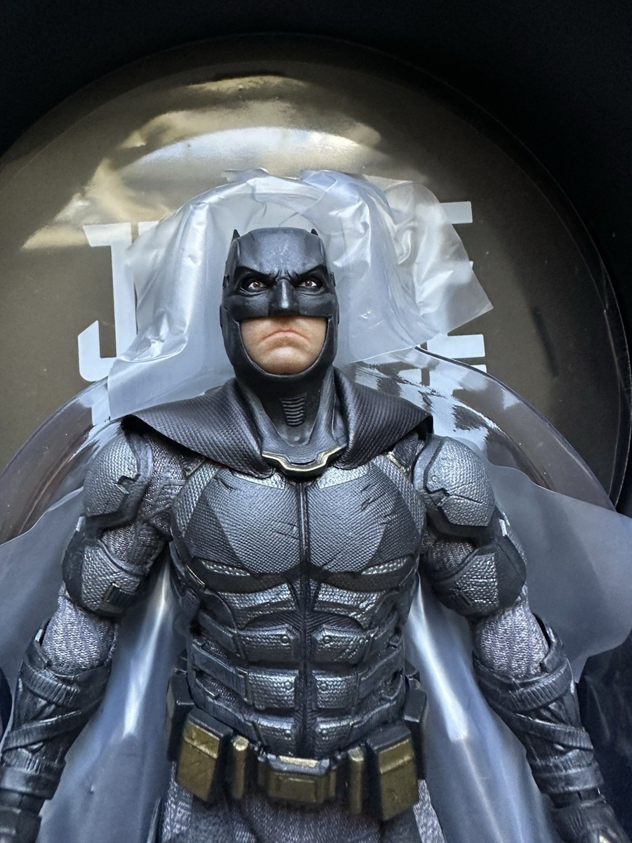 MEZCOTOYZ BATMAN TACTICAL SUIT バットマン Batman Mafex - Batman Tactical Suit Zack Snyder's Justice