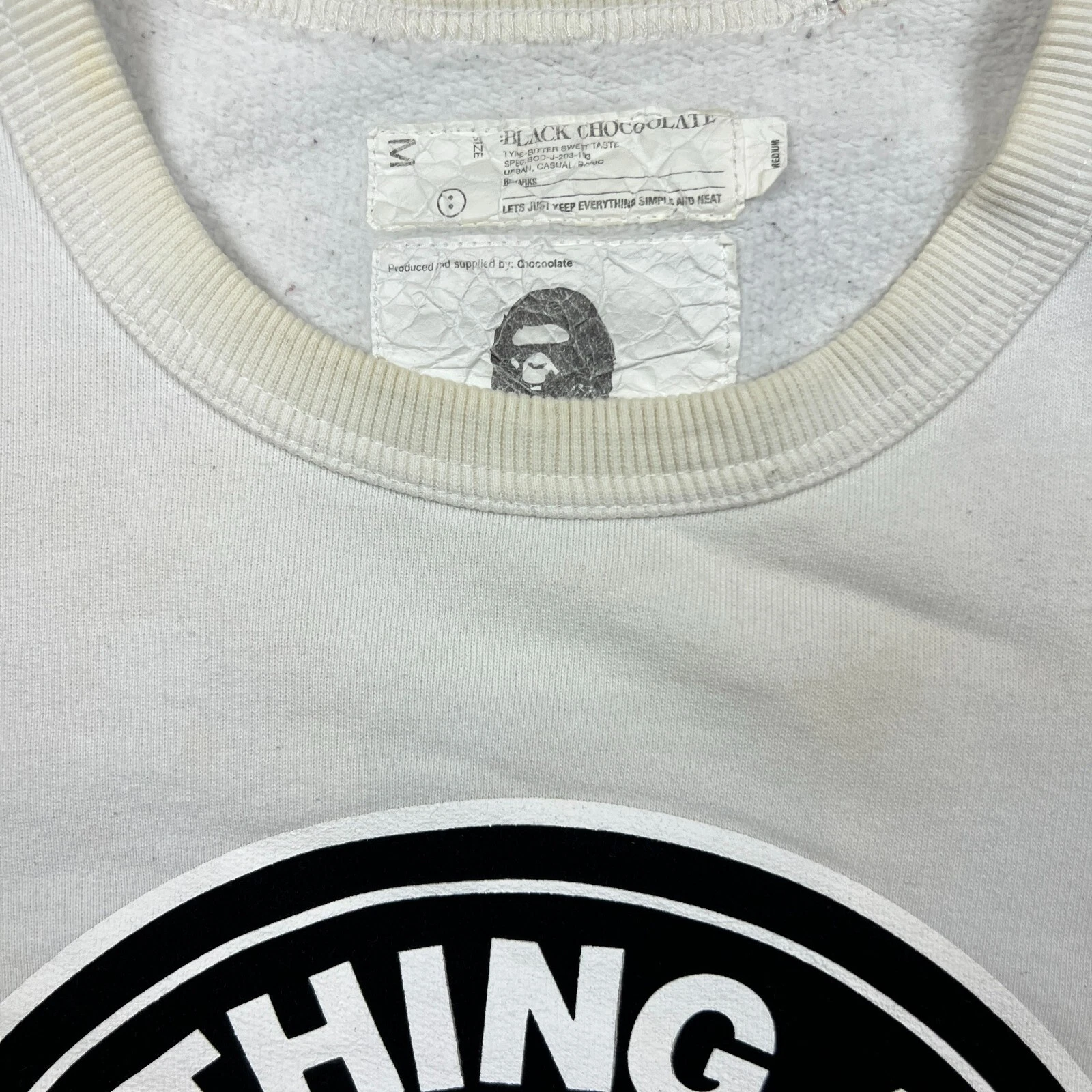 A BATHING APE (BAPE) Felpa BAPE x Chocoolate uomo media bianca pullover manica lunga girocollo