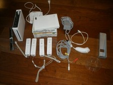 NINTENDO WII BUNDLE CONTROLLERS NUNCHUCK CABLES GAMES BASE CHARGER SENSOR WORKS
