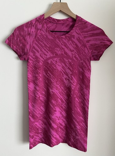 Lululemon Women's Swiftly Tech Short Sleeve Mesh Hot Pink Camo Shirt Sz 4