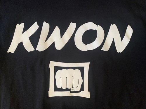 KWON Black T-Shirt Tae Kwon Do Taekwondo T-Shirt Fist Size Men’s Small S EUC - Picture 2 of 3