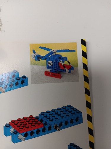 Vintage LEGO Set 8035, Universal Set, 100% Complete w/ Instructions - Picture 4 of 11