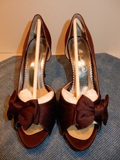 Michaelangelo Maribelle Truffle Open Toe Heels, Maroon, Size 7.5