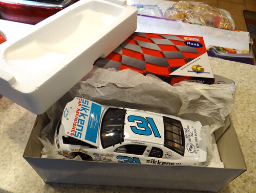 Action 1:24 DALE EARNHARDT JR 31 Sikkens White 1997 Monte Carlo Bank Diecast Car - Picture 17 of 19