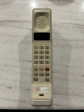MOTOROLA DYNATAC 8000 - Brick Mobile Cell Phone Vintage Retro Collect Beige