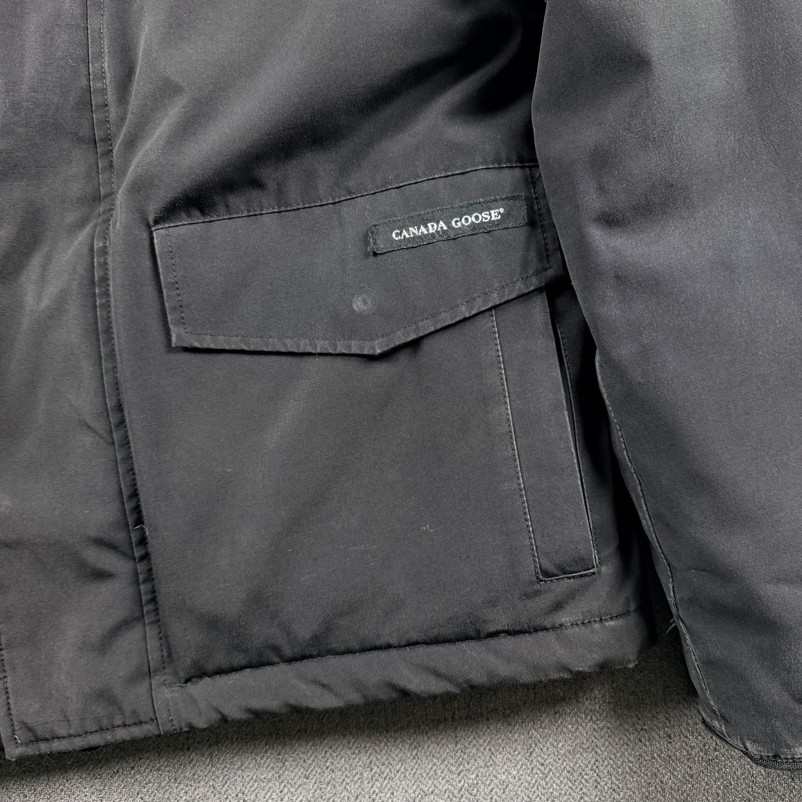 Canada Goose Burnett Jacket Black Men’s Medium M Hooded Down Parka Coat thumbnail 5