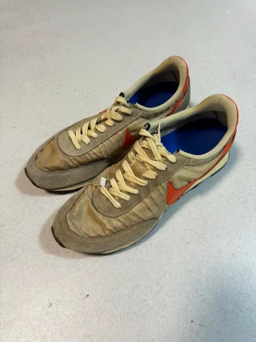 Nike Daybreak Beige x Orange Made in USA 70s Vintage Used Sneakers