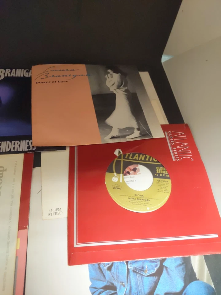 Lot Of 10x Laura Branigan 45RPM - Image 3 of 4