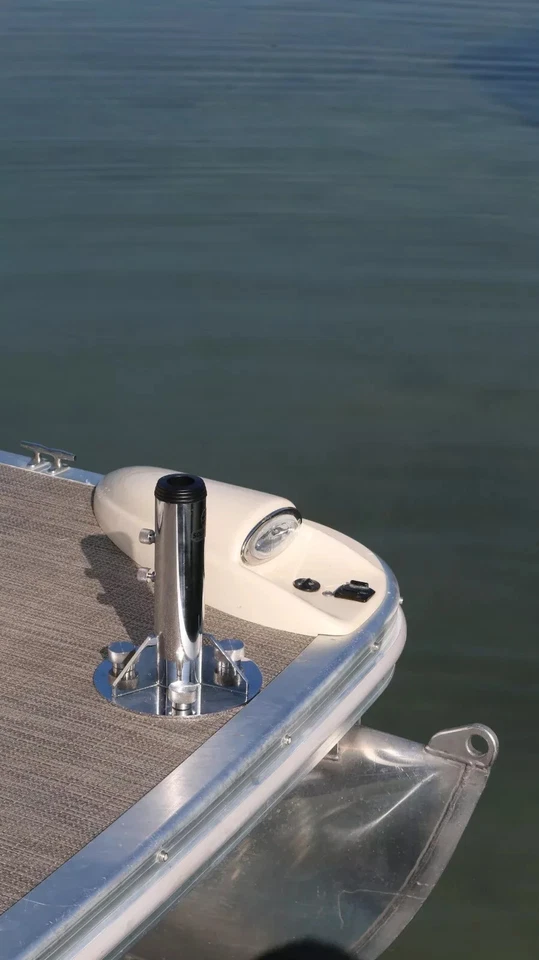 SOLBREEZE Breezelock™ 底座和船伞/旗架 — 第 3/4 张图片