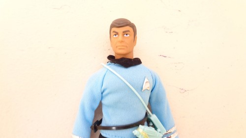 Star Trek Classic EMCE Dr. McCoy 8-in Figure Diamond Select DST 2008 - Picture 2 of 4