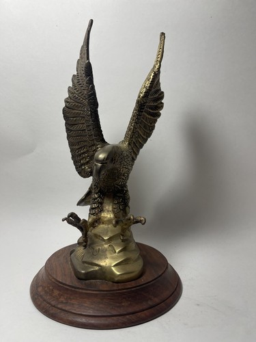 Vintage Majestic Solid Brass Eagle Sculpture Statue Figure on Wood Base 9 5/8" H - Picture 16 of 19