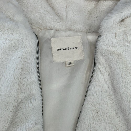 Thread and Supply Women’s Small Sweater Zipped Coat Sherpa Fluffy Fuzzy Soft - Picture 2 of 15