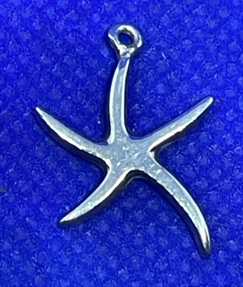 Solid 925 Sterling Silver 1.3 grams Silver Starfish Animal Fish Pendant 1"
