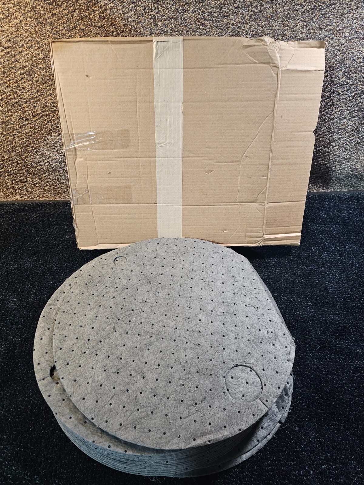 (QTY 25) TaskBrand Sorbents AS-ASB-DT ALLSORB Universal Gray Drum Topper 22"