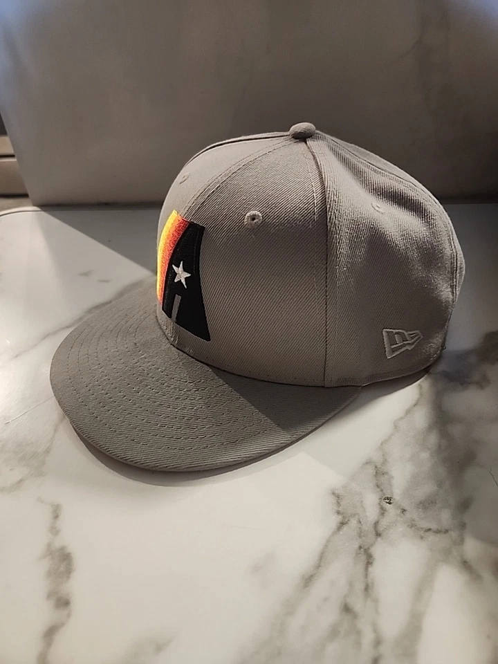 SOMBRERO AJUSTADO HOUSTON ASTROS 50 ANIVERSARIO EDICIÓN GRIS FRESCO NUEVA ERA - Talla 7 1/4 Foto 2 de 4