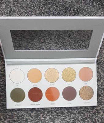 Neu Morphe Jaclyn Hill Armed & Gorgeous Eyeshadow Palette 10 Shades Mirror 