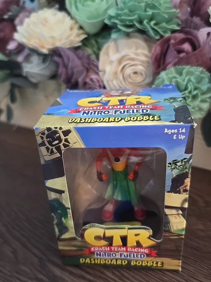 Tablero de instrumentos Crash Team Racing con combustible nitro Bobble GameStop Promo Foto 2 de 4