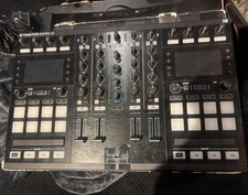 Native Instruments Traktor Kontrol S5 DJ Controller