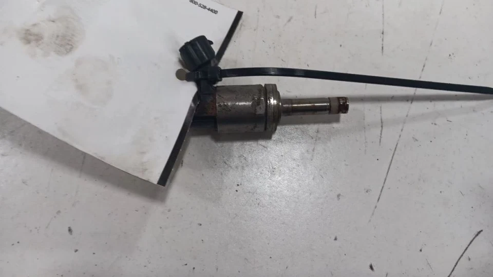 Inyector de inyección de combustible Subaru Impreza 2024 Foto 2 de 4