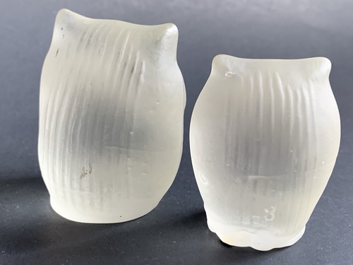 Frosted Satin Crystal Glass Owl Figurine Vintage Modern Art Set of 2 - Picture 4 of 8