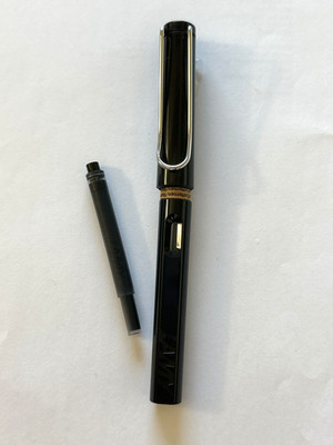 LAMY Safari Fountain Pen BLACK Medium Nib + Black Ink Catridge NO BOX