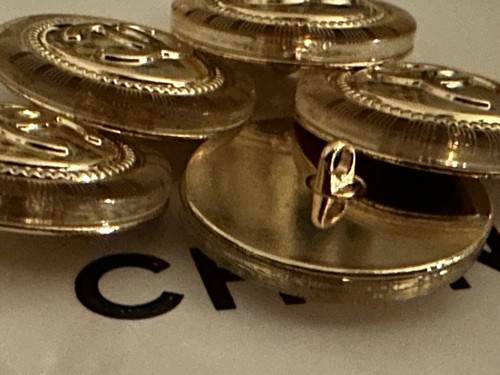 5 Vintage Gold CC Chanel buttons Large / Heavy 1 Inch flat Back Metal Shank CHIC - Picture 12 of 13