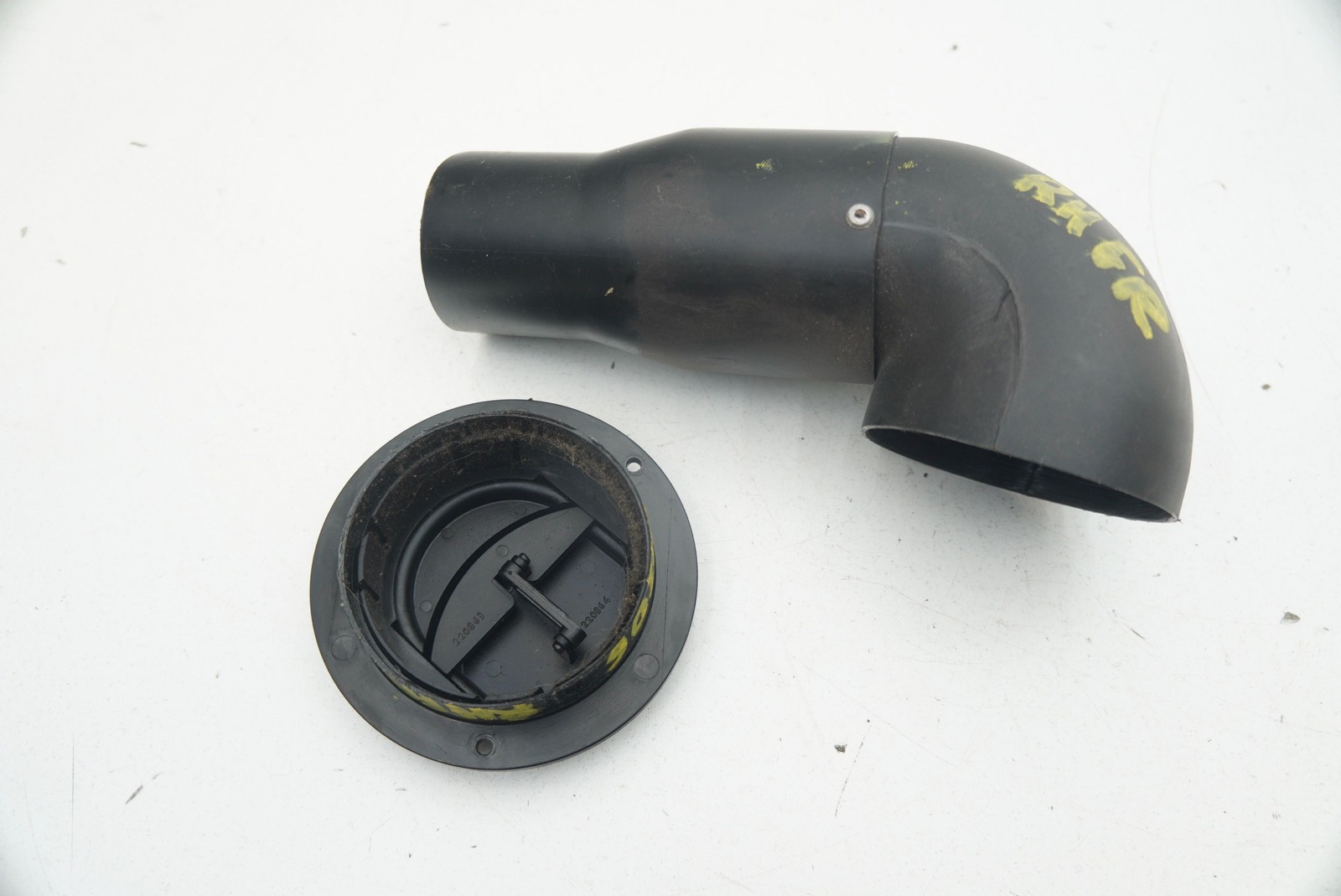 Right Side Dash Air Vent Outlet 60656500 OEM Ferrari Mondial 1985