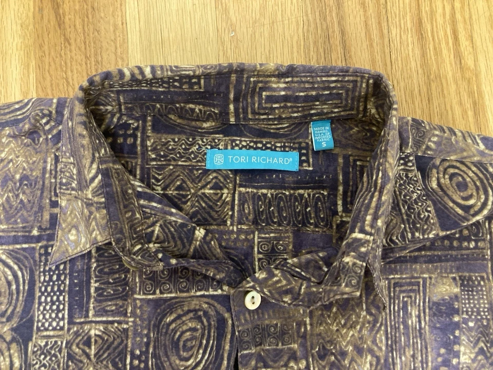 Tori Richard Men’s Small Purple Tan Button Up Short Sleeve Hawaiian Shirt - Image 2 of 4