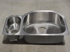 32 Inch Undermount Double Bowl Stainless Steel Kitchen Sink 30/70 Offset Bowls