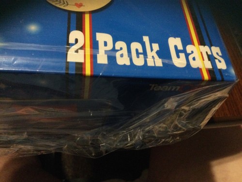 Team Caliber Disney 2 Pack Cars 1/24 & 1/64 scale NASCAR Diecasts DONALD DUCK - Picture 3 of 4