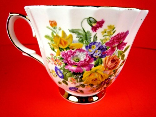 DUCHESS ENGLAND BONE CHINA TEACUP & SAUCER SET - Picture 5 of 10