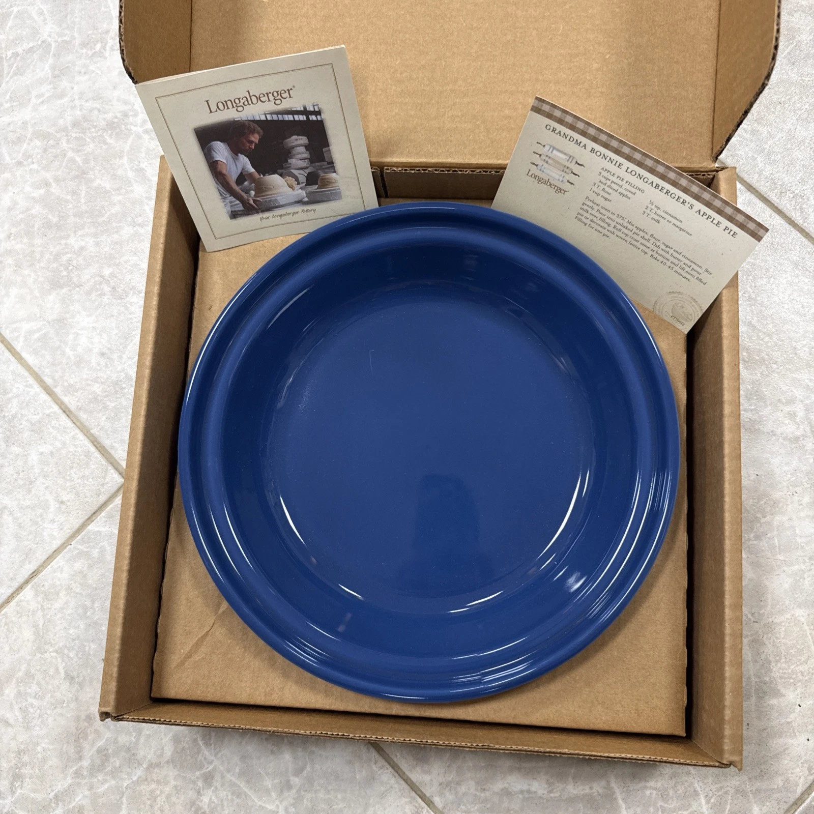 Longaberger 30245 Grandma Bonnie's Pie Plate Dish Cornflower Blue - NEW