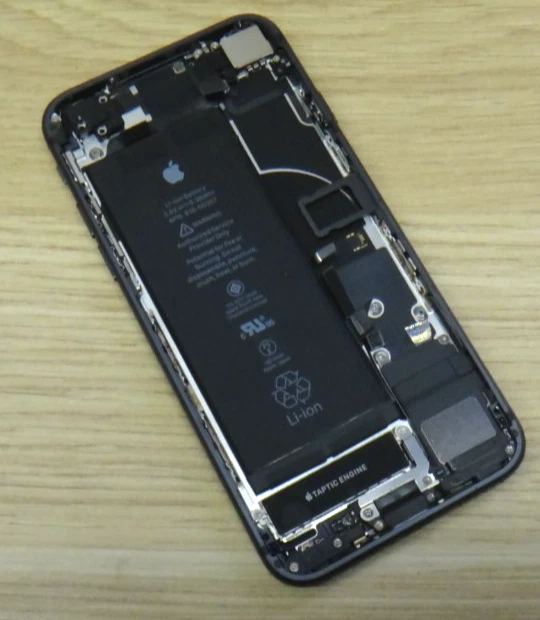 正品苹果 iPhone 8 (A1863) 4.7 英寸灰色(A 级)外壳+电池+摄像头 — 第 2/4 张图片